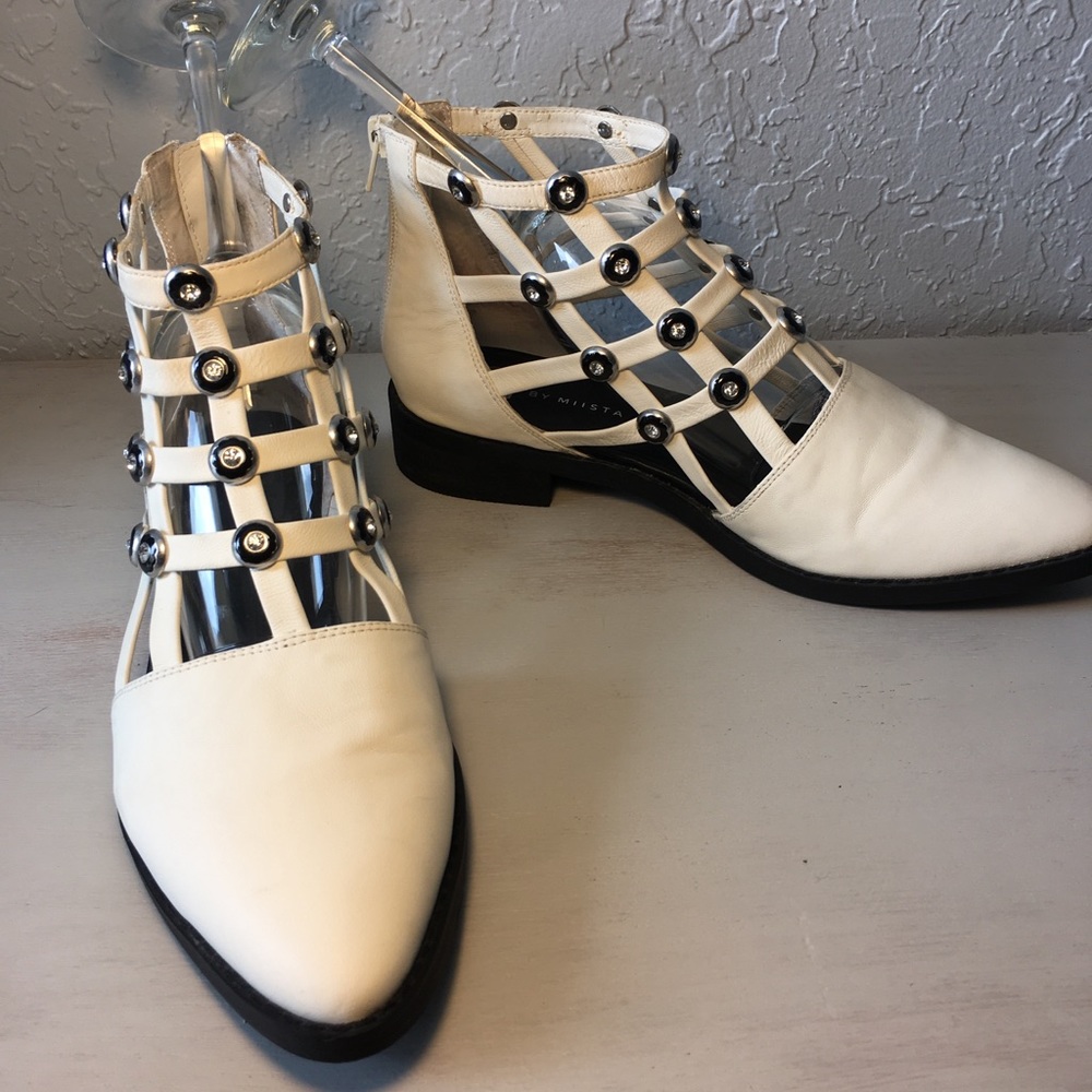 E8 By Miista White boots. Size 39 US 9